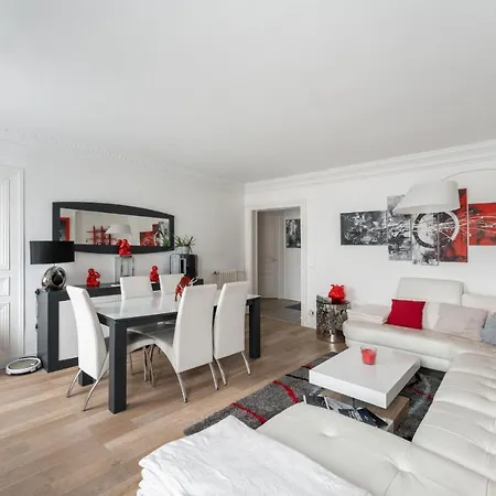 Apartment Haussmannien - Dernier Etage